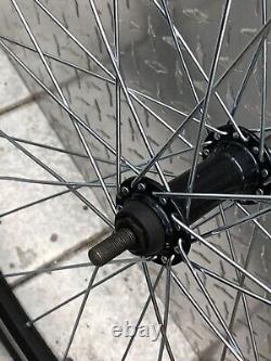 SWFT SWFT-VOLT-BLK VOLT Roue avant de vélo électrique avec pneu